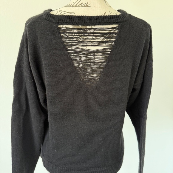 Sweater - Picture 4 of 5